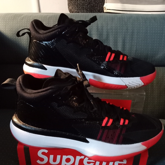 NIKE AIR JORDAN ZION 1 (GS) BLACK-BRIG CRIMSON: DA3131-006: SZ 7Y/8.5W - Picture 10 of 11